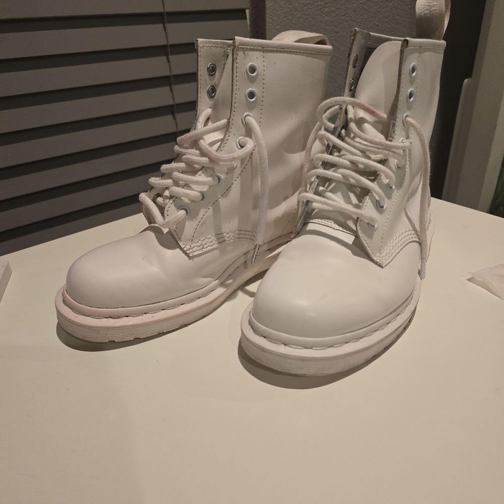 1460 Mono White Doc Martens Boots size 8